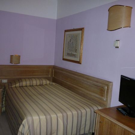 Hotel Ascot Бинаско Экстерьер фото