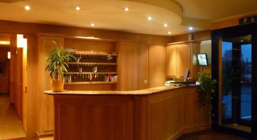 Hotel Ascot Бинаско Экстерьер фото